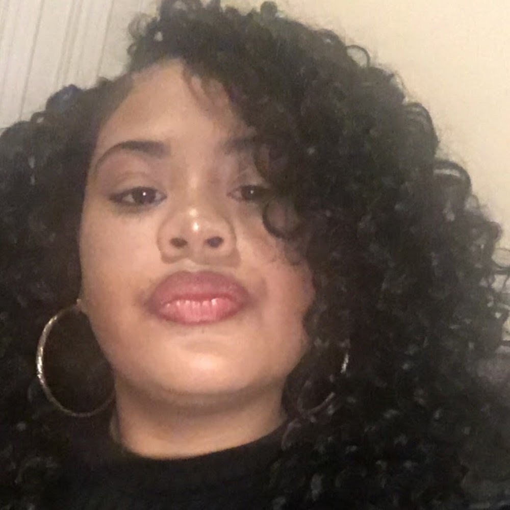 Meet your Posher, Denise